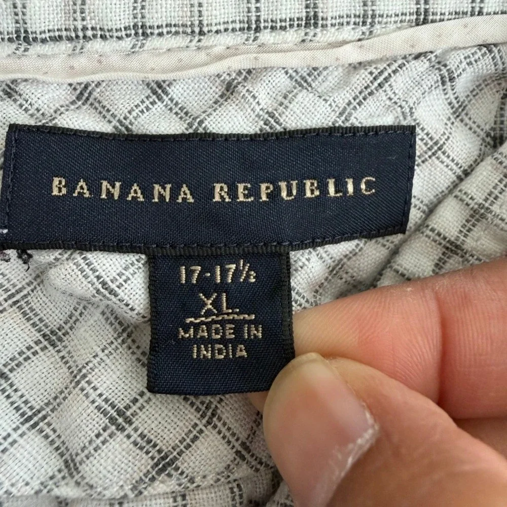 Banana Republic Button Down Shirt Men XL White Grey Windowpane Plaid Long Sleeve